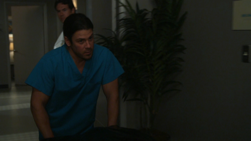 streakedfacon:Imagine a Scrubs AU though.Parker is a shiny new surgical intern.She’s a genius with a
