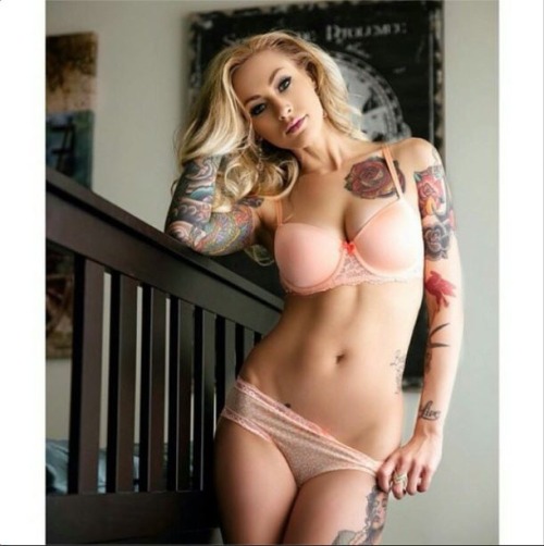 Porn Tattoo'd ladies&metal photos