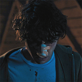 damnfilms:hereditary (2018) + facial expressions