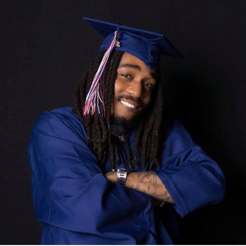 melaboveall: Quavo graduated High School and got his High School diploma today at the age of 29. Class of 2020  While I’ve seen ignorant posts of people laughing at him I just want to say this.  Dear dropouts, Honestly what Quavo did was inspiring.