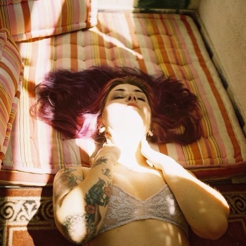 wildfoxwithowleyes:  ☀️ ph / @mikexghost 