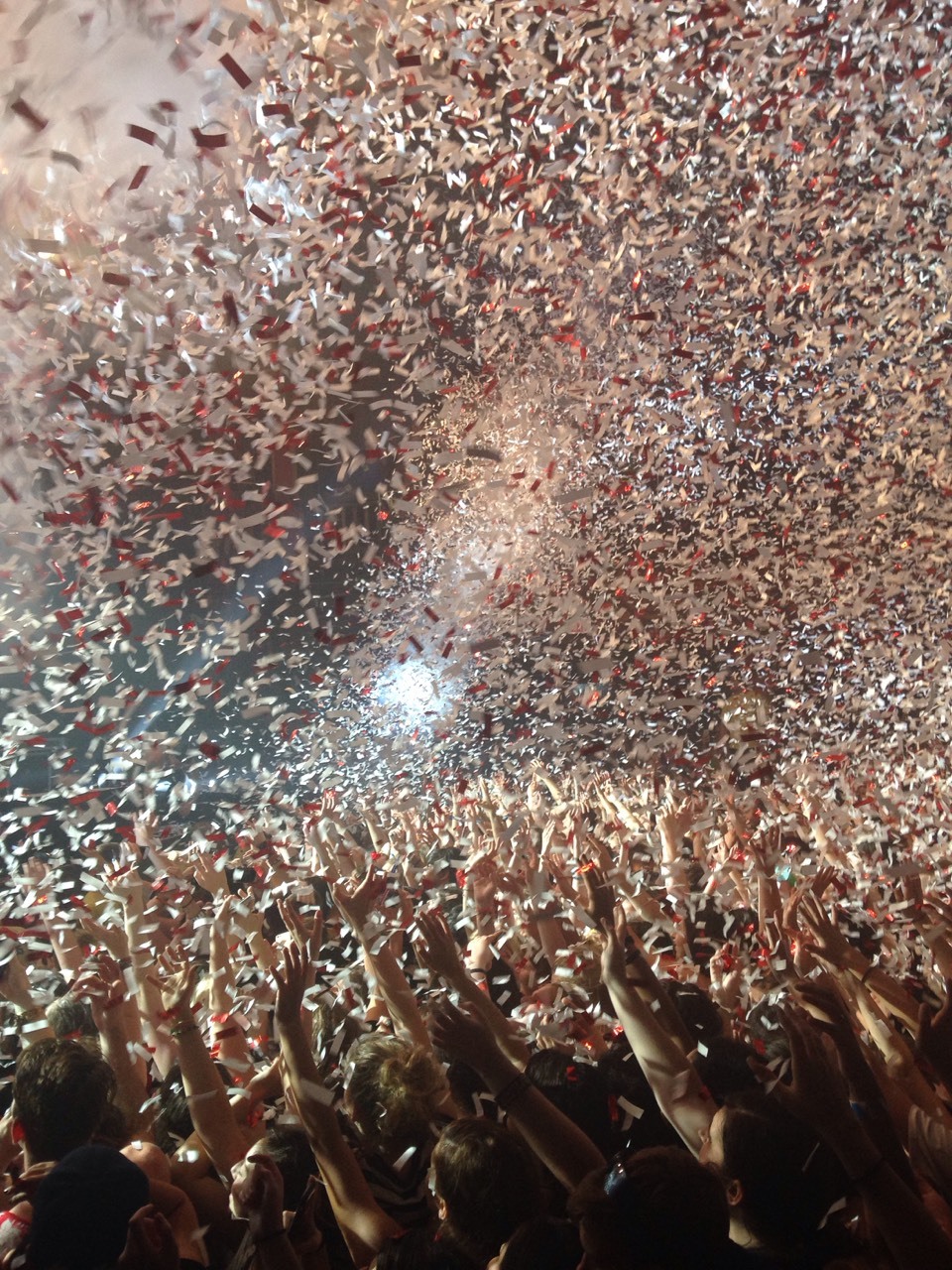 comfortcal:  Took this gem at All Time Low’s show in orlando last night and it’s