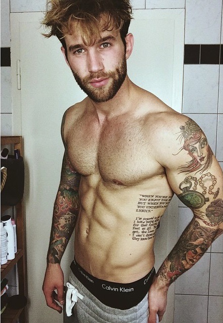 jakeyjakerson:  thehotgays:  follow me for more: thehotgays  Lover 