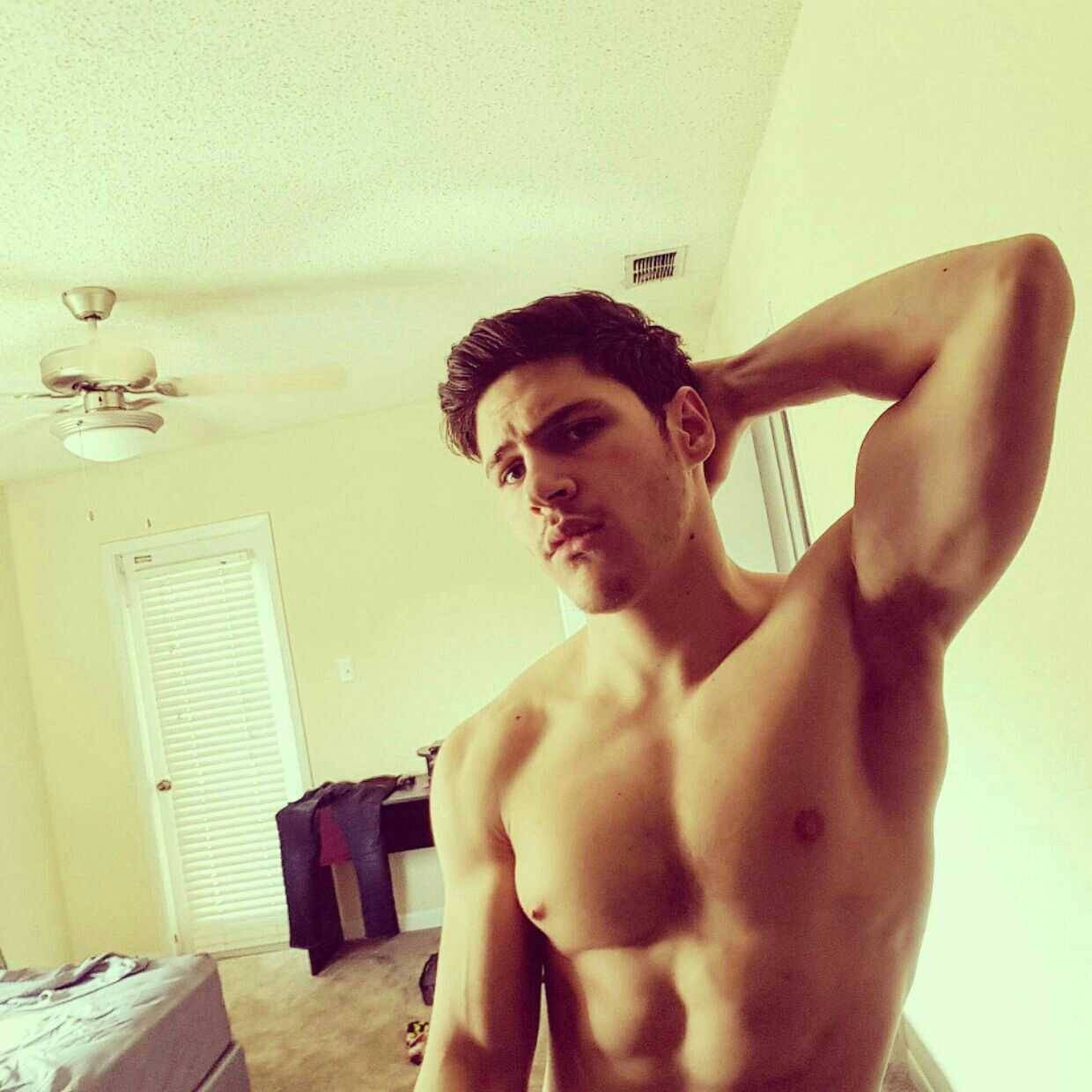 shreddernaut:  Tagged by @torontoqueenx and @roasy to post six selfies. Here are