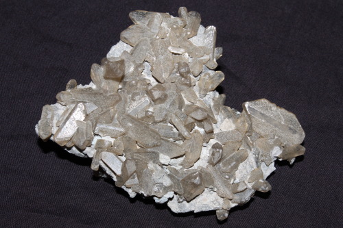 Barite crystals from the Glow Stick Pocket of the Linwood Mine, Buffalo, Scott County, Iowa, under l