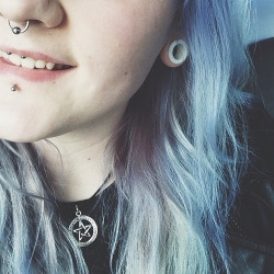 porcelainannie:  Follow for more on We Heart