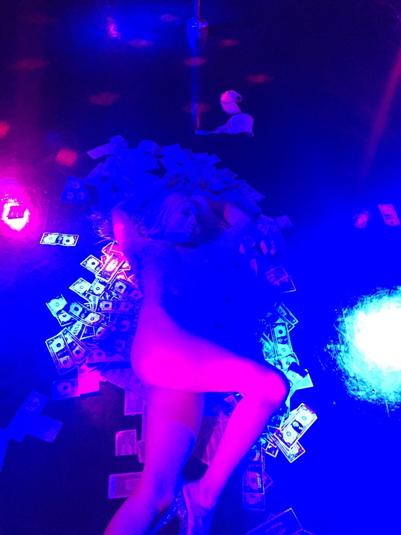 nerdy-stripper:  stripperazi:  Last nights final stage set  Yes bitch do work!