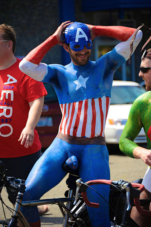 armpitluvrs:  Captain America  Hello Captain!!!