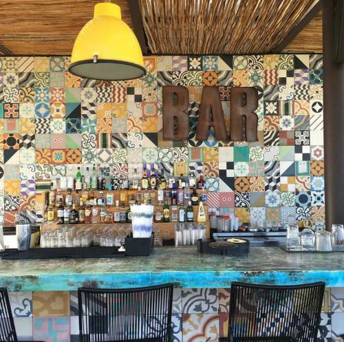 Is it too early for a margarita? Because this little place is adorable…. Perhaps a bloody mary? #playadelcarmen #bar #walkingaround #heretillwednesday by londonandrews