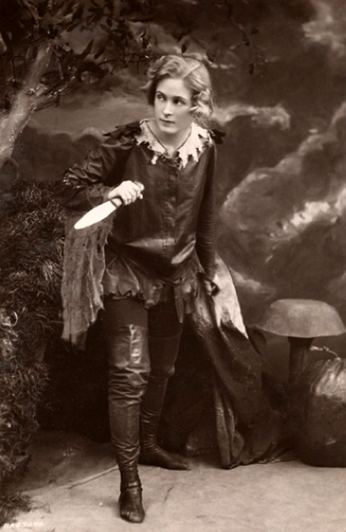 XXX Pauline Chase in Peter Pan, 1905. photo