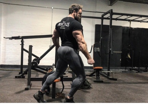 dafyddbach: Sean Frederick Parker for 7400 followers. For more muscle hunkery follow @dafyddbach
