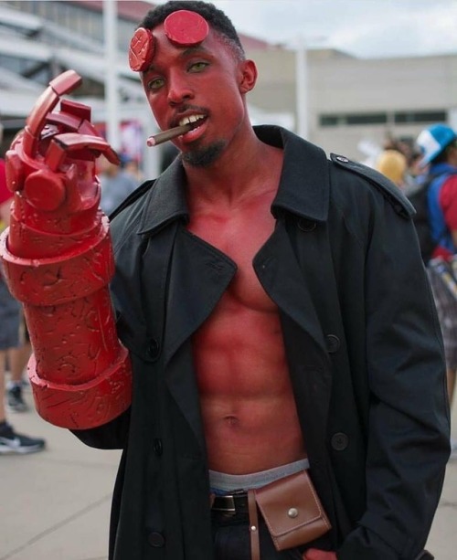 dougeboy - Hellboy cosplayer