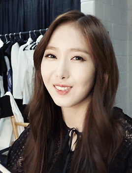 sowoenha: happy sinb + food  