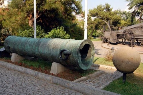 The Guns that Brought Down Constantinople,By the mid 15th Century, the might Eastern Roman Empire ha