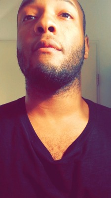 gigglyhuff:  All black everything  Aka  I need to shave
