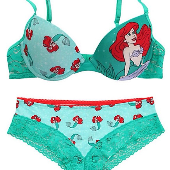 gigis-playroom:   heckyeahdisneymerch: One of the newest Hot Topic TLM creations!