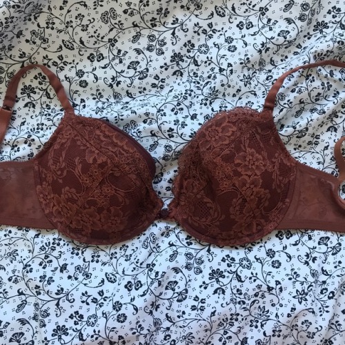 Lingerie Sale : F and FF cups / All brand new / DM if interested / Payment by Paypal :1/ Wonderbra b