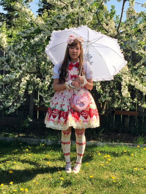 akitooo:  it’s been a while since i’ve posted some of my coords!our cherry tree was in f