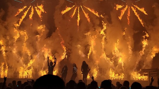 katiiie-lynn:I’ve already spammed Facebook and Instagram with photos and videos from tonight’s Trans Siberian Orchestra concert so I won’t do that here, but can we talk about this DOPE shot I got during the show? I’m literally