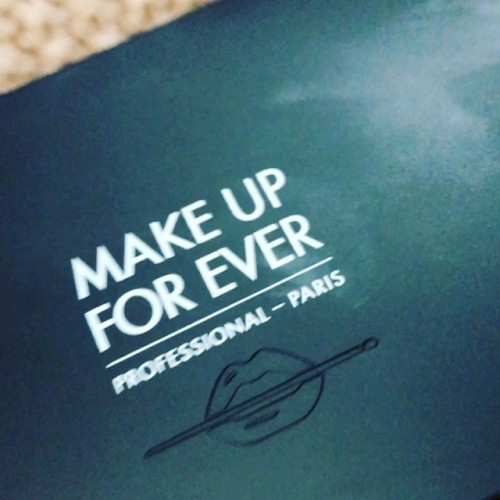 So in love with my Make Up For Ever #voxbox. I’ve used it every day since I got it. Buttery sm