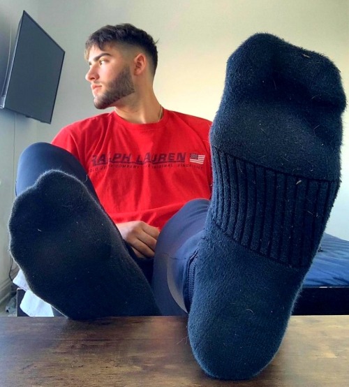 socksandskins:https://socksandskins.tumblr.com/