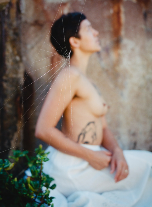 alveoliphotography:Spider’s sutra. October, 2014.Nicole Gænn X Alveoli Photography  Please do not delete notes when reblogging.  twitter | instagram | flickr | website/prints
