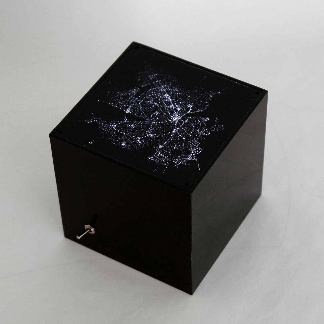estimfalos:  Incandescent Nights, Marcela Armas  Nocturnal urban morphologies 25