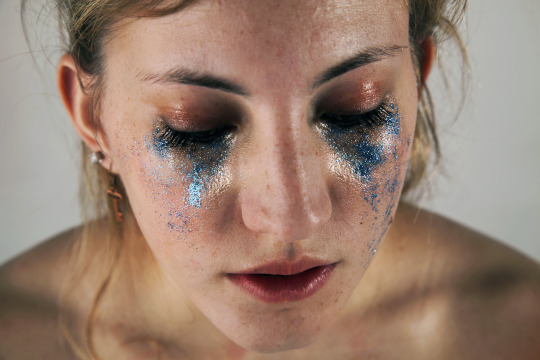musicofthestage:there are two photo series i’ve seen around tumblr that have caught