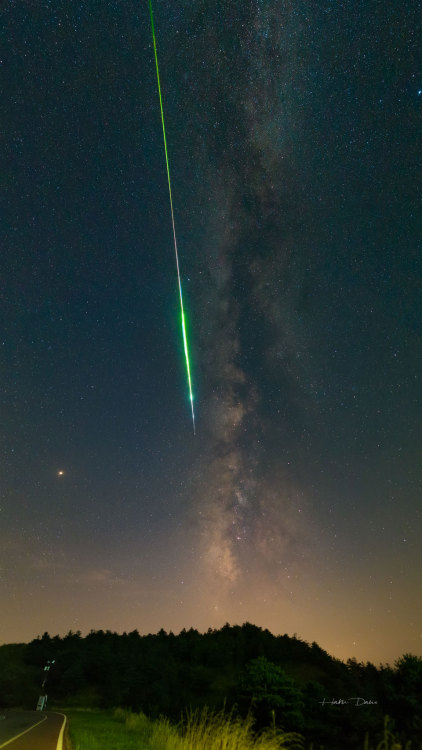 capturingthecosmos: A Perseid Meteor and the Milky Way via NASA ift.tt/3iizxwY