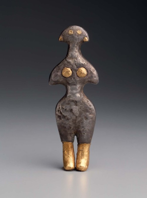 picard-schreckensberger:Goddess figurine Anatolian 2500–2300 B.C. Early Bronze Age Statuette made of