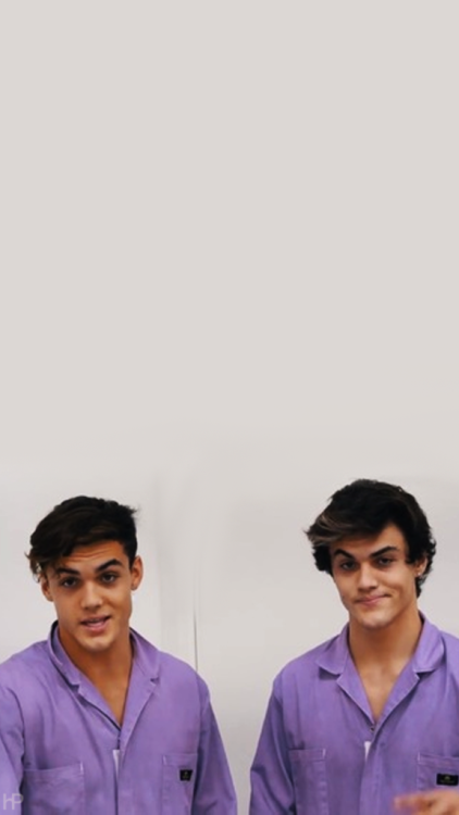 dolan twins lockscreenslike/reblog if savedplease don’t steal and/or claim as your own