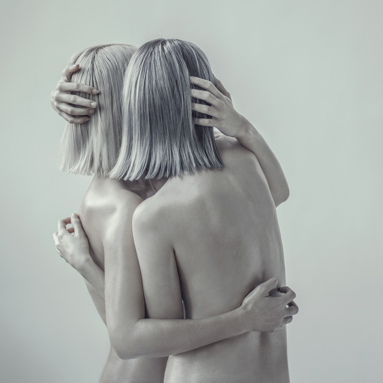 evelynbencicova:  CLOSE photo and art-direction: Evelyn Bencicova make-up and production: