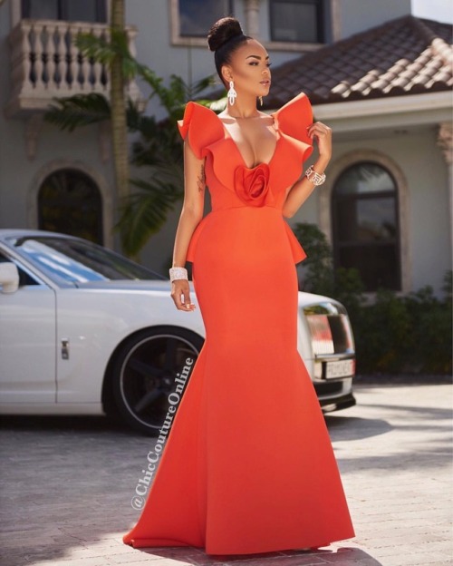 How gorg is this gown from @chiccoutureonline  Go check them out and follow them: @chiccoutureonline