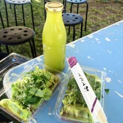 vanessaprosser:  Steamed Vegetable dumplings with a minty fresh juice 🌿🍃🌱