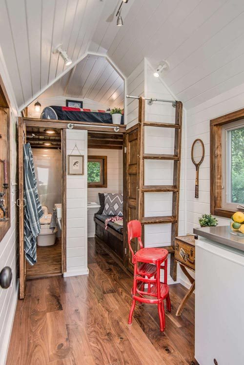 dreamhousetogo:  The Cedar Mountain by New Frontier Tiny Homes