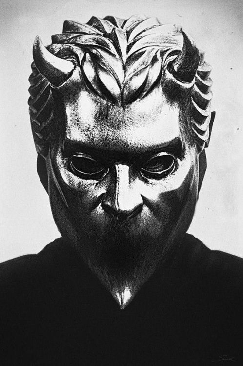 alicestrannik:Nameless ghouls in black & white