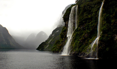 Doubtful Sound. Fiordland NZ by volvob12b on Flickr.