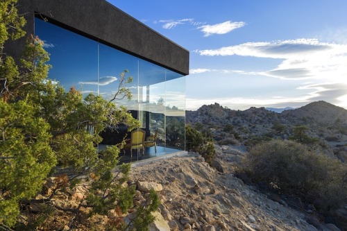 nnmprv:  The Black Desert House by Marc Atlan + Oller & Pejic.