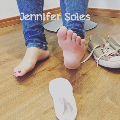 XXX jenniferfeet:  Solas, meias & Allstar. photo