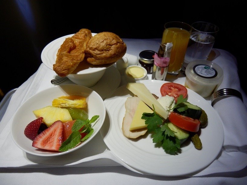 luxurytravelexpert:  Daily Inspiration: what is it like to fly business class in
