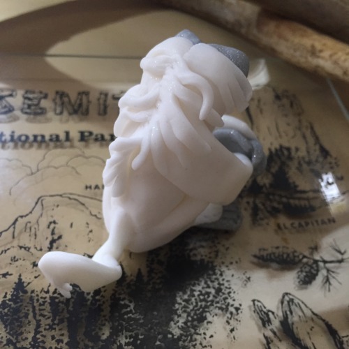 WB severely donked up the merchandise for Fantastic Beasts, so I brushed off my long dormant FIMO sk