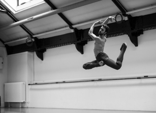 Mathias Heymann rehearse Bejart’s Bolero
Photo © Little Shao