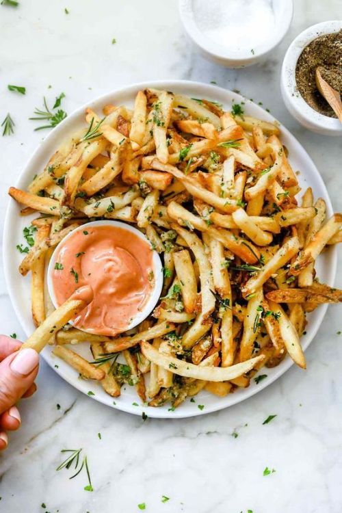 Killer Garlic Fries with Rosemary | foodiecrush.com