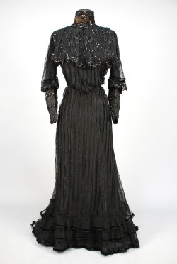 fripperiesandfobs:  Dress ca. 1900 From Whitaker