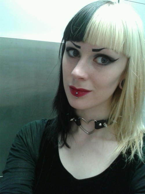 absinthemindedgoth:Been asked if i’m a vampire too many times todayT.T