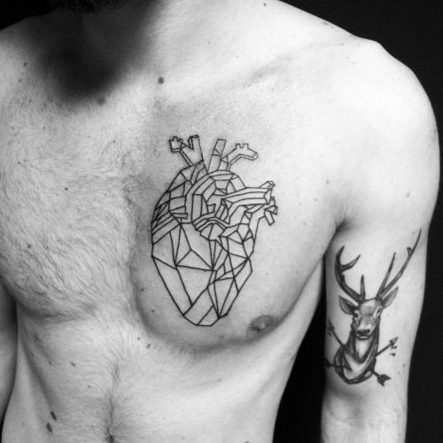 #anatomical #geometry #heart #linework #chestpoece #sixmadhelen #poland #matattoo #wilda #poznan