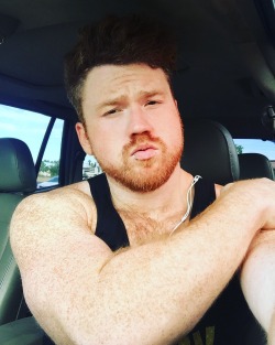 thegingerium:  Trying to be sexy after a rough gym day