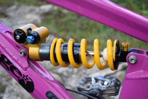 strange-measure:First Look – Full Moto! – Ohlins TTX 22 Coil Shock