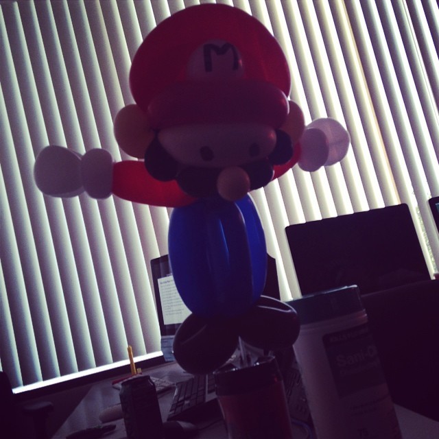 I went to peter piper with my class and I got me a balloon Mario! #pooklife