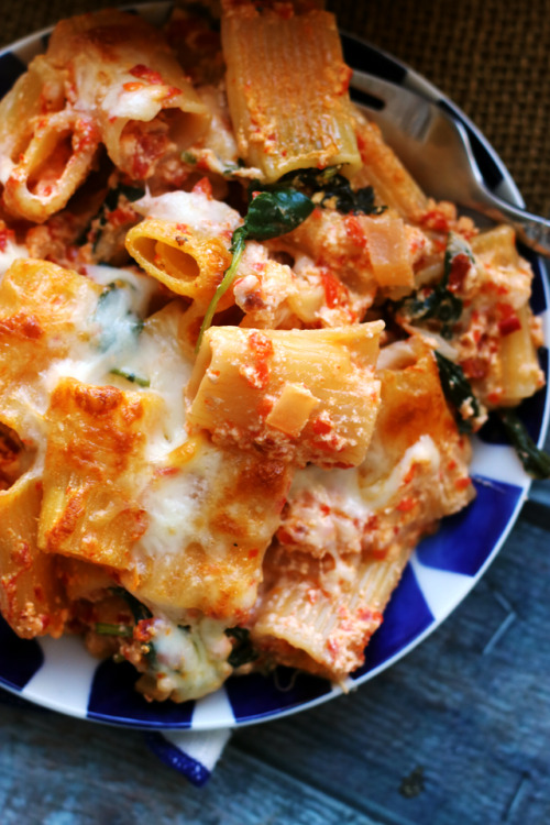 foodffs: Baked Ziti with Roasted Red Peppers, Baby Kale, and Ricotta Really nice recipes. Every hour